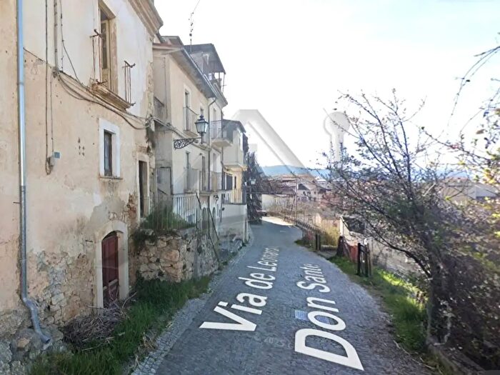Casa quadrilocale in vendita in Via De Leonardis Don Sante, San Demetrio Ne Vestini