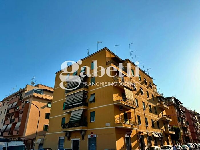 Appartamento monolocale in vendita in Piazza delle Iris, Roma