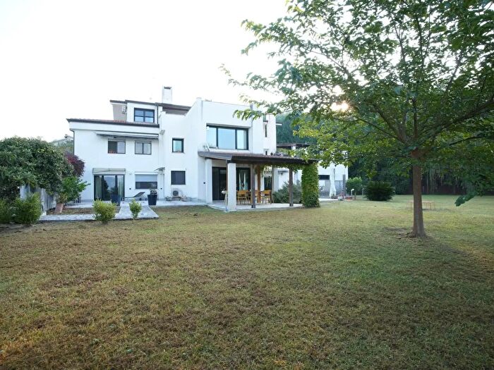 Casa con 5 locali in vendita in Strada Capo d'Acqua Snc, Cassino