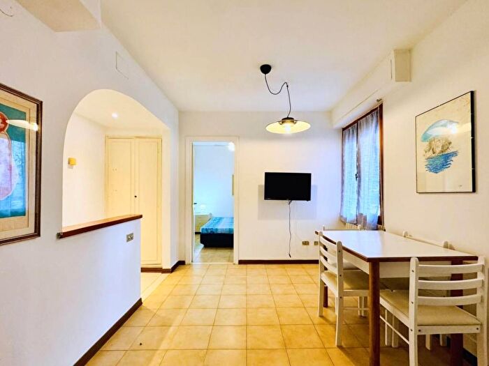 Appartamento quadrilocale in affitto in Via Ruggero Leoncavallo, Città Giardino, Viareggio