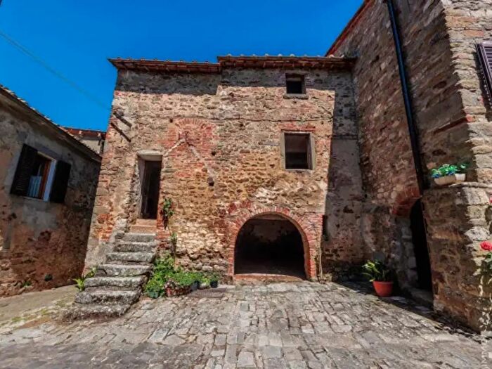 Casa con 6 locali in vendita in Strada Provinciale Val d'Ambra, Bucine