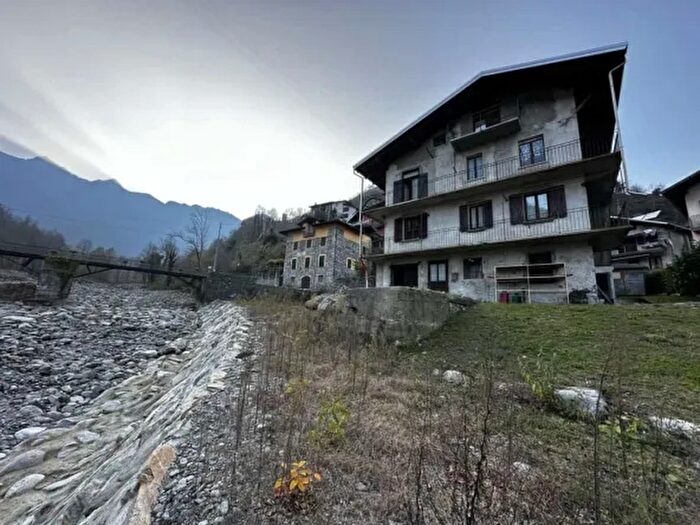 Casa con 7 locali in vendita in Morca Varallo Cellio con Breia Vercelli Piemonte Italia, Varallo