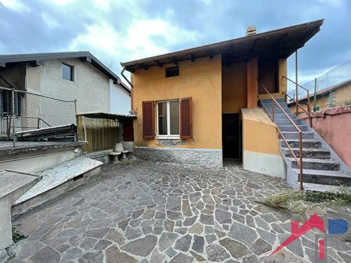 Appartamento trilocale in vendita in Caprino Bergamasco