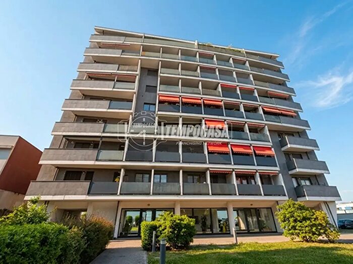Appartamento trilocale in vendita in Milano