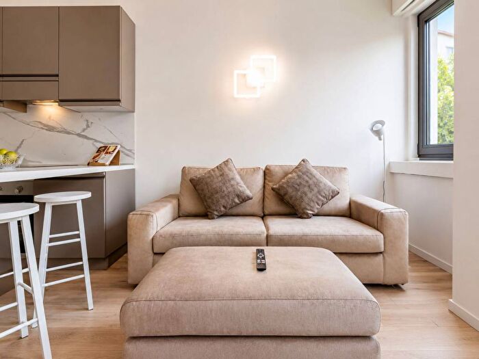 Appartamento bilocale in affitto in Via Ippolito Rosellini, Isola, Milano