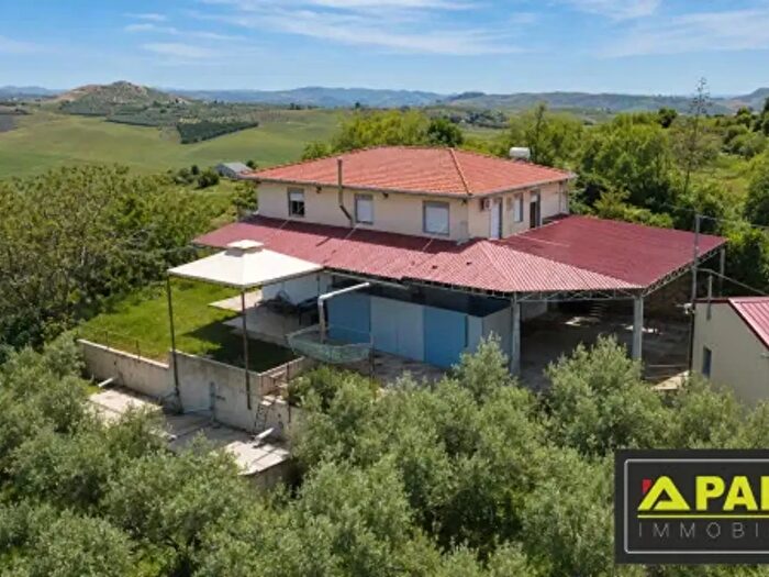 Casa con 6 locali in vendita in Caltanissetta