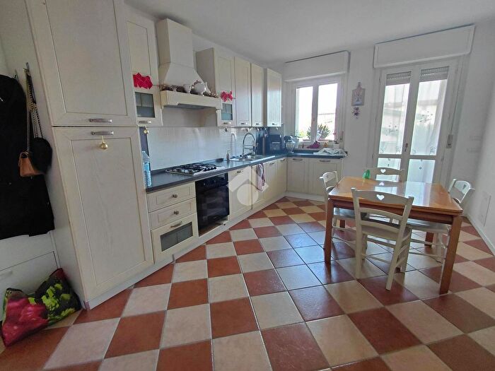 Appartamento trilocale in vendita in Via Arturo Premi, Gambara