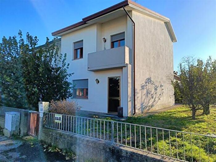 Casa con 6 locali in vendita in Via Fratelli Faccani, Fusignano