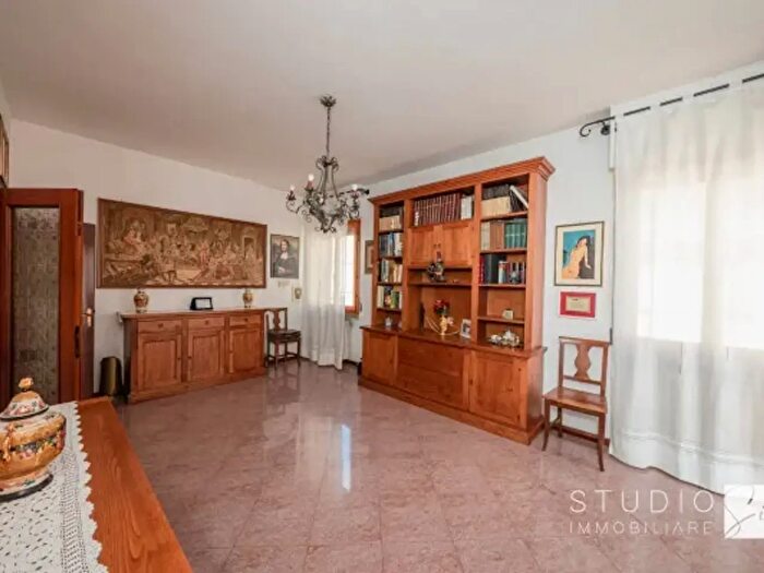 Appartamento quadrilocale in vendita in Viale dei Tigli, Pistoia