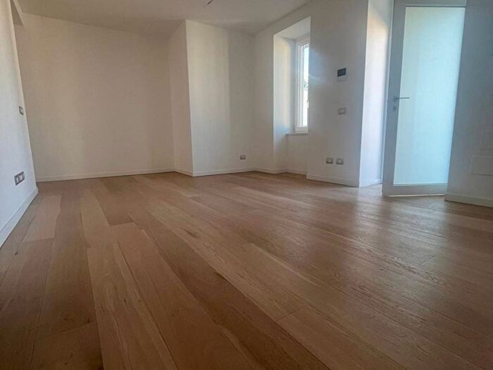 Appartamento bilocale in affitto in Via Andrea Solari, Solari, Milano