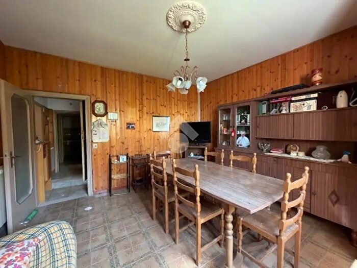 Appartamento con 5 locali in vendita in Via Palazzolo, Fossato Di Vico