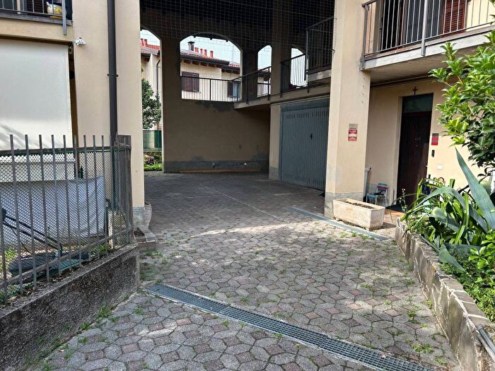 Appartamento bilocale in affitto in Via Giacomo Matteotti, Roncello