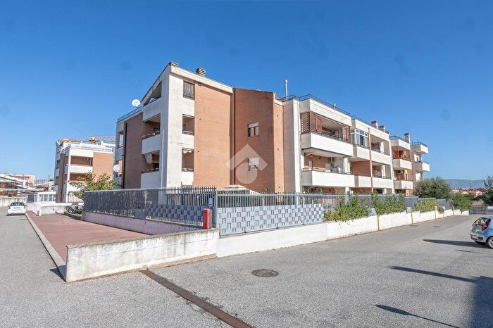 Appartamento bilocale in vendita in Via Massa di San Giuliano, Roma