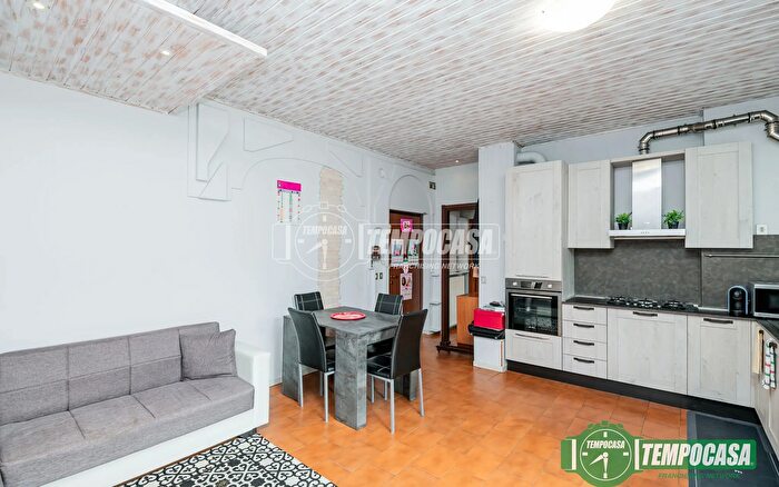 Appartamento bilocale in vendita in Via Fratelli Bernocchi, San Zenone Al Lambro