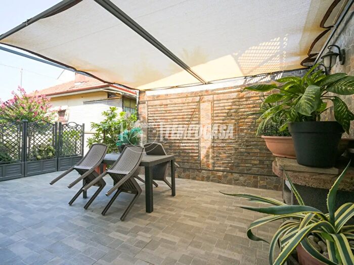 Casa con 8 locali in vendita in Via Francesco Baracca, Grugliasco