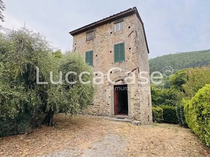 Casa con 6 locali in vendita in Capannori