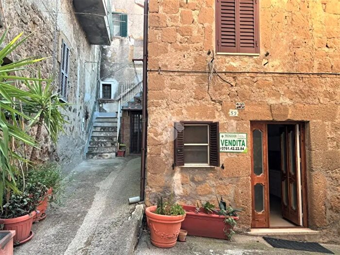 Appartamento bilocale in vendita in Via Cesare Battisti, Farnese