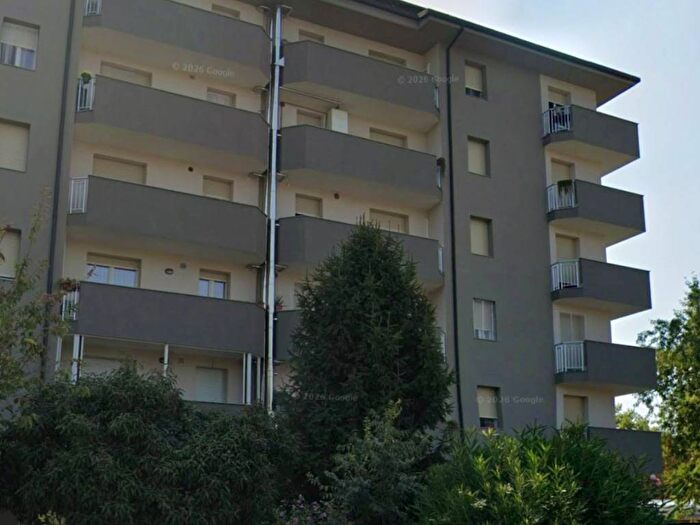 Appartamento trilocale in affitto in Viale Campania, Centro, Rozzano