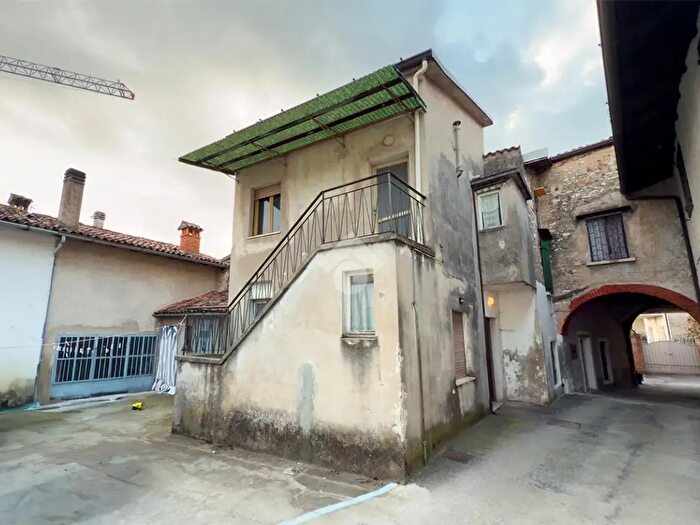 Casa quadrilocale in vendita in Via Maggio, Cellatica