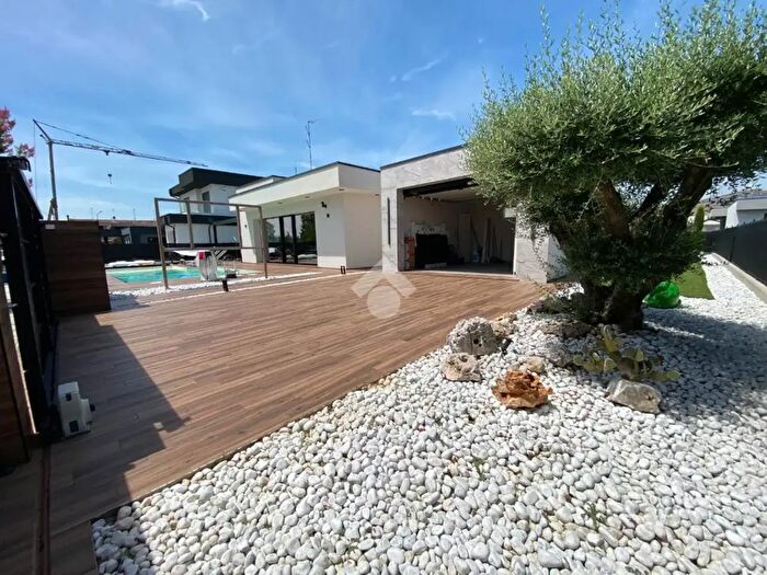 Casa quadrilocale in vendita in Via Alda Merini, Porto Mantovano