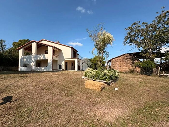 Casa con 7 locali in vendita in Strada di Collerosso, Narni