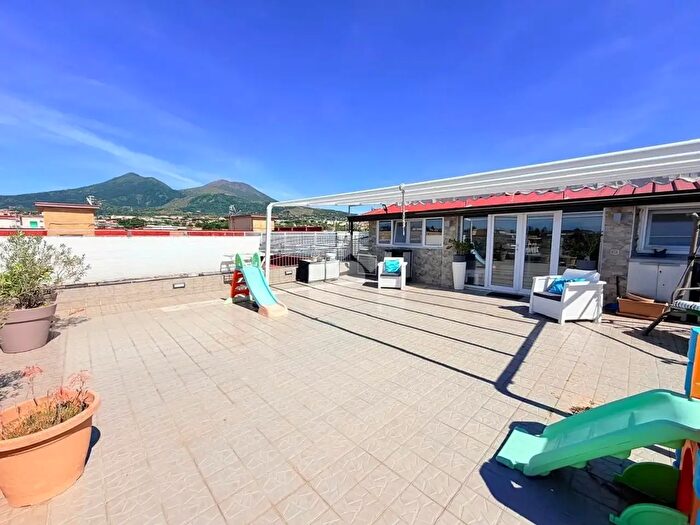 Appartamento quadrilocale in vendita in Via Gennaro Capuozzo, San Giorgio A Cremano