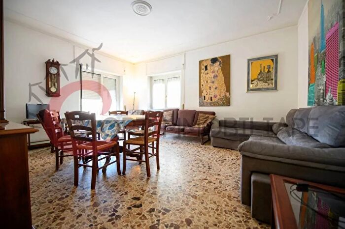 Appartamento quadrilocale in vendita in Via Zara Follonica, Follonica