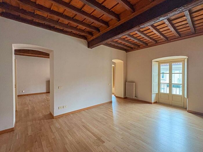 Appartamento con 5 locali in affitto in Via Porta Palatina, Quadrilatero Romano, Torino