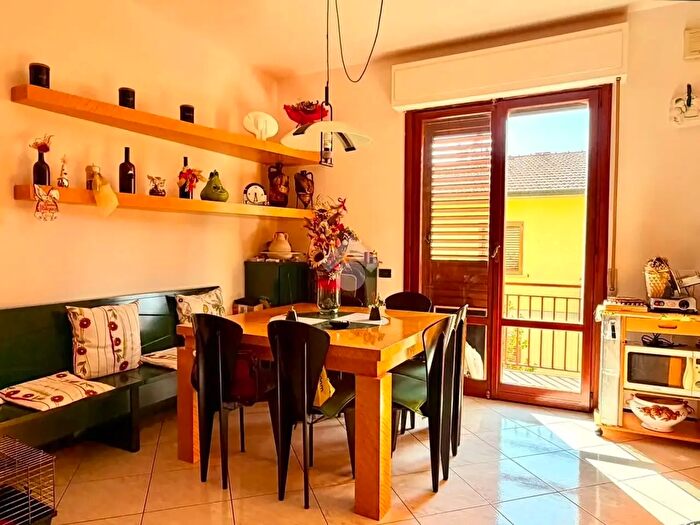 Appartamento trilocale in vendita in Via Ponchielli, Montemurlo