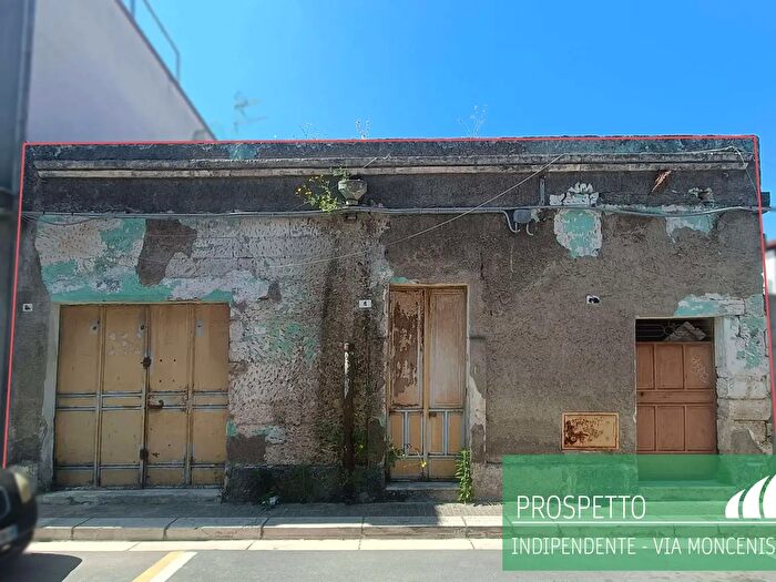 Casa trilocale in vendita in Via Moncenisio, Mesagne