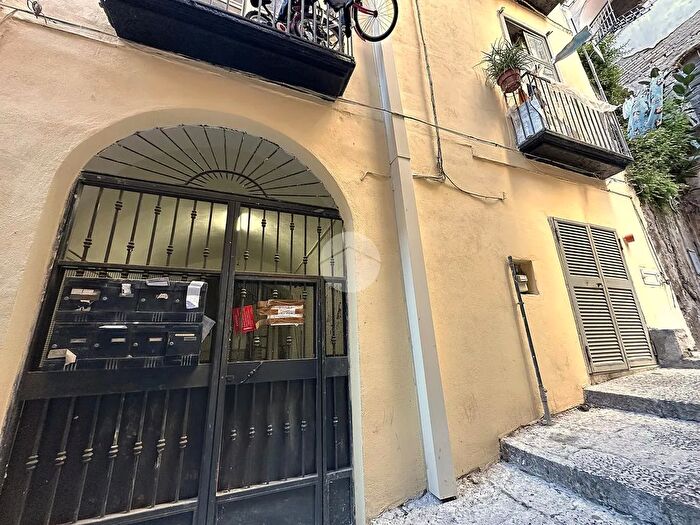 Appartamento monolocale in vendita in Rampe Cavone, Napoli
