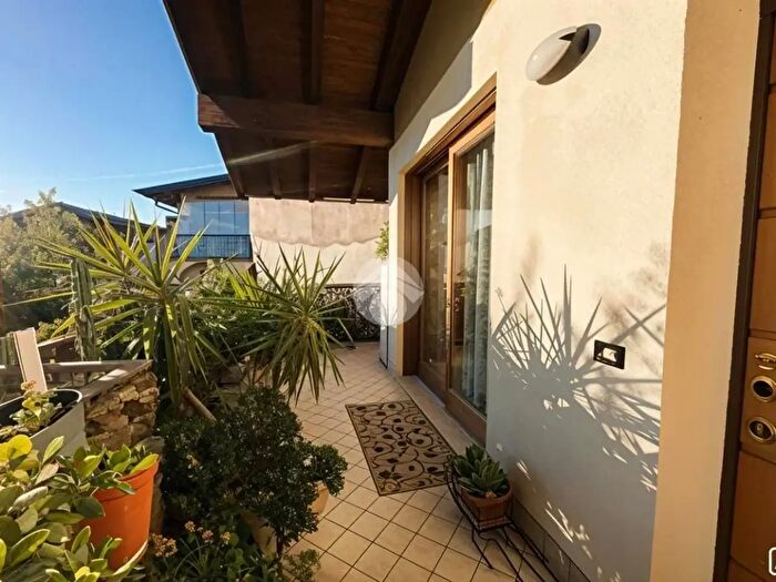Appartamento trilocale in vendita in Via Monte Grappa, Rovato