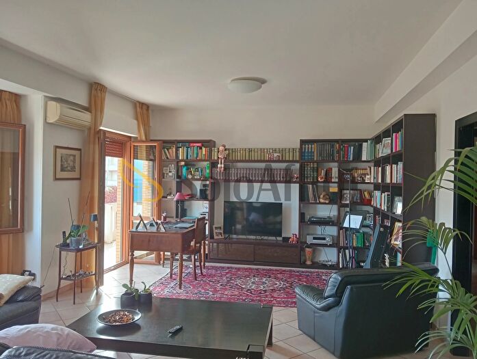 Appartamento con 7 locali in affitto in Falconara Marittima