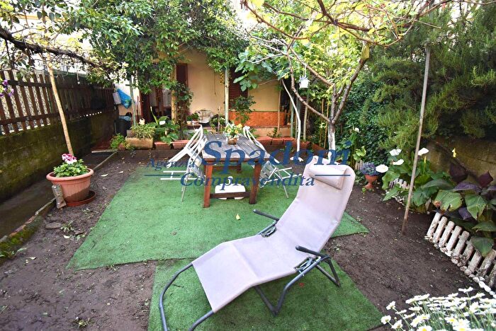 Appartamento con 5 locali in vendita in Montecatini Terme