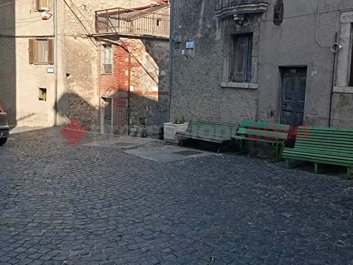 Casa bilocale in vendita in Via della Chiesa Snc, Carsoli