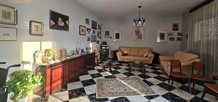 Appartamento con 5 locali in vendita in Via Paterno, Siracusa