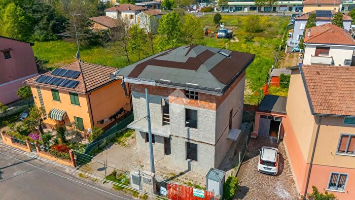 Casa trilocale in vendita in Via l Gasparotto, Carpi