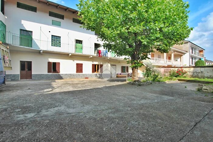 Casa quadrilocale in vendita in Via Circonvallazione, Borgo DAle