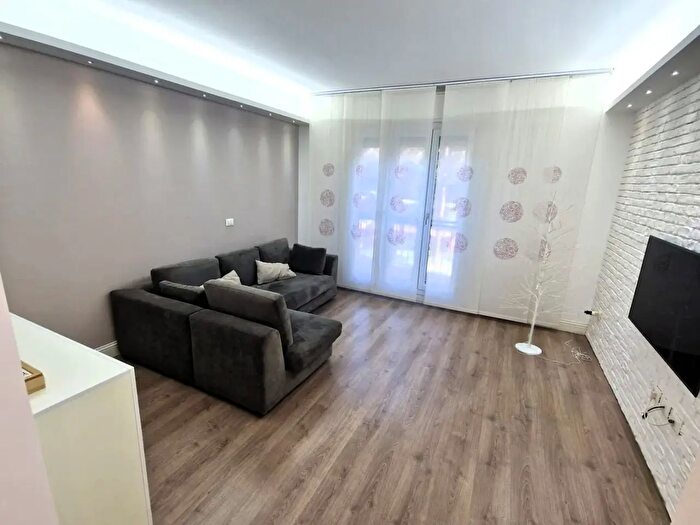 Appartamento trilocale in vendita in Via Agostino De Pretis, Milano