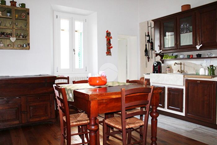 Appartamento quadrilocale in vendita in Via Nazario Sauro, Pistoia