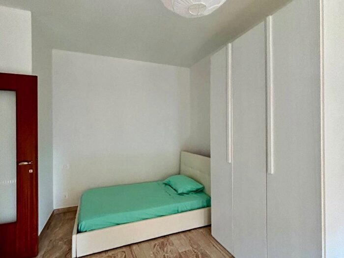 Appartamento trilocale in affitto in Viale Romolo, Navigli Darsena, Milano