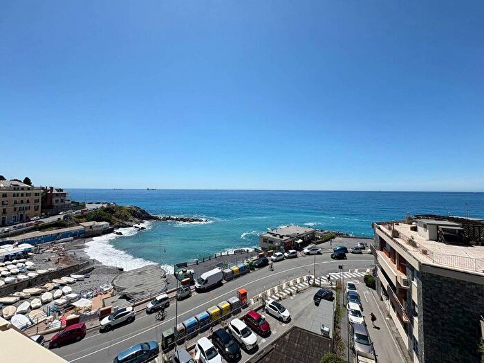 Appartamento con 5 locali in affitto in Via Silvano Stacchetti, Quarto, Genova