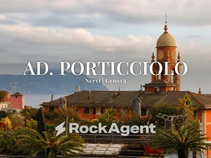 Appartamento quadrilocale in vendita in Via Santa Maria Assunta di Nervi, Genova
