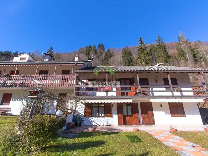 Appartamento con 11 locali in vendita in Località Pezzeda, Barcis
