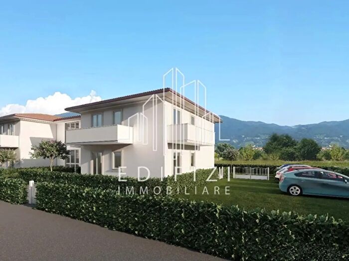 Appartamento trilocale in vendita in Massa
