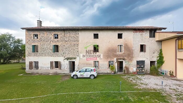 Casa con 12 locali in vendita in Via Principale Codroipo, Codroipo