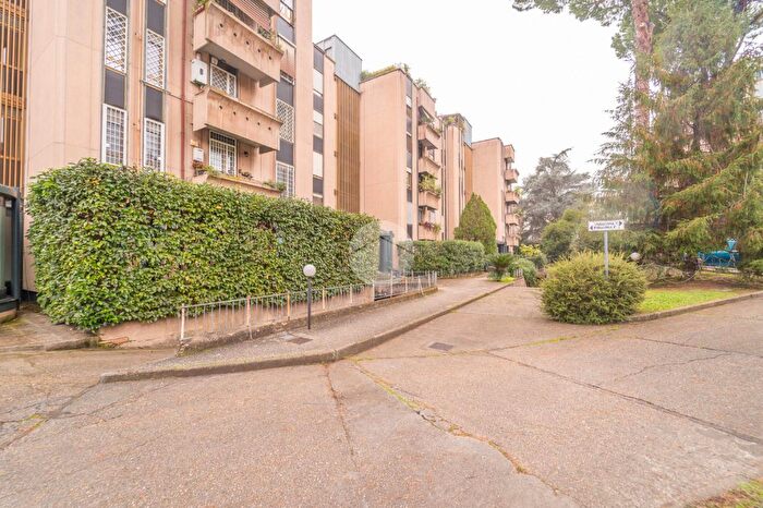 Appartamento trilocale in vendita in Via Peccioli, Roma