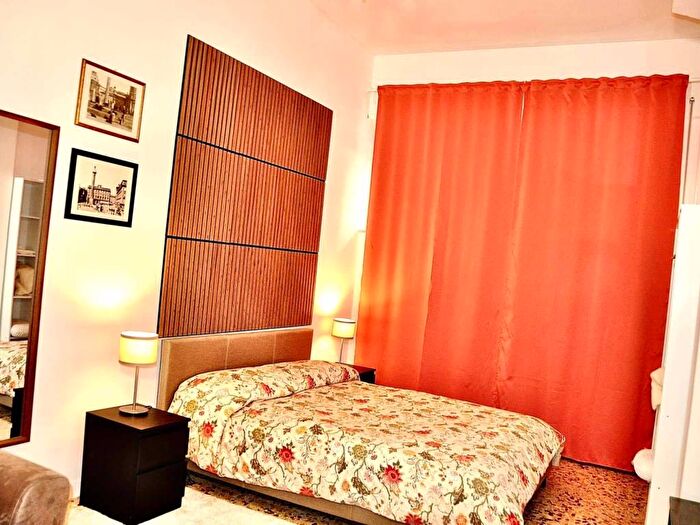 Appartamento trilocale in affitto in Via Vestricio Spurinna, Quadraro, Roma