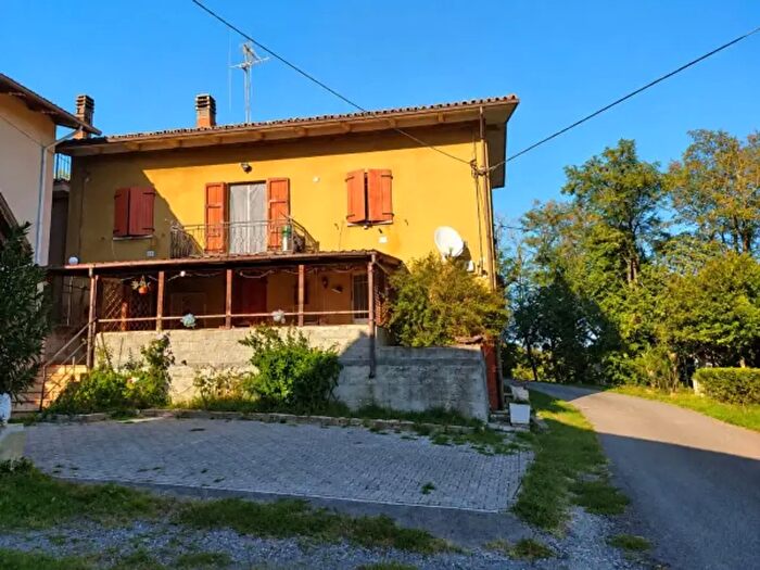 Casa quadrilocale in vendita in Località Carona, Solignano
