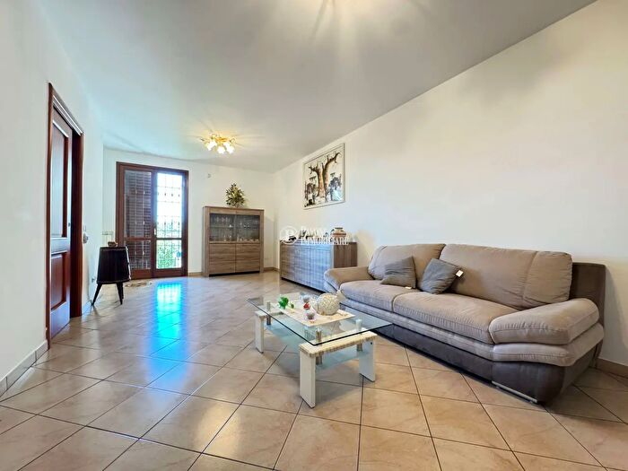 Appartamento con 5 locali in vendita in Via del Chiasso, Prato
